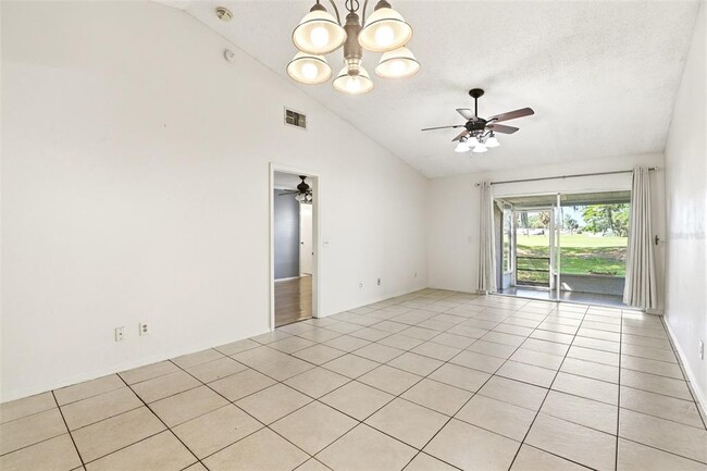 Building Photo - 917 Pebble Creek Cir