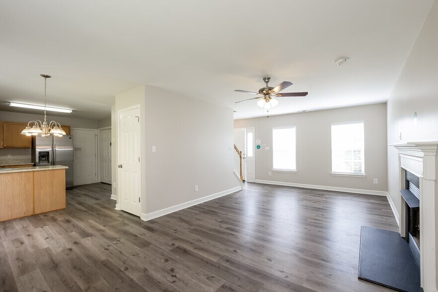 Building Photo - 248 Patrick Ave SW