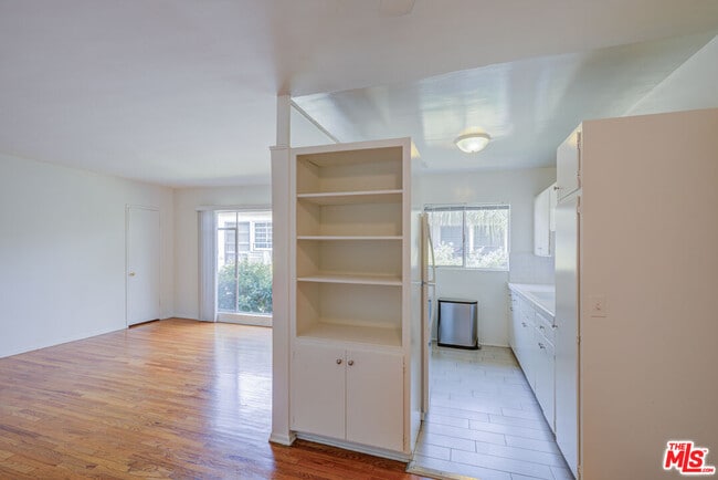 Building Photo - 1055 S Wooster St