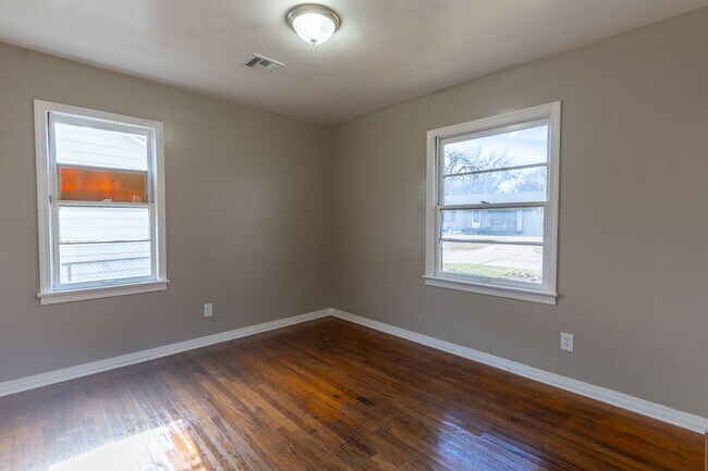 Building Photo - 3308 N Holman Ct