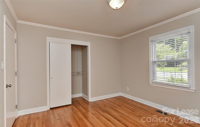 Building Photo - 420 Seneca Pl