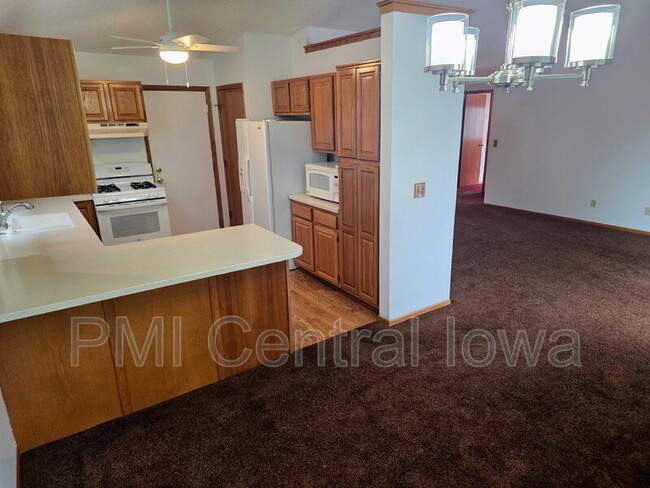 Building Photo - 5310 Brookview Dr