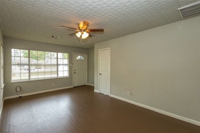 Building Photo - 4710 El Paso Ave