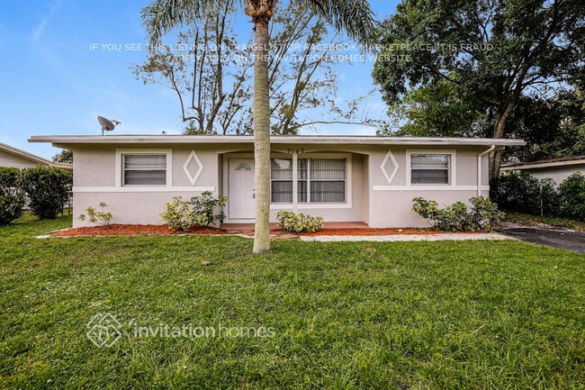 Building Photo - 5140 SW 6th Ct