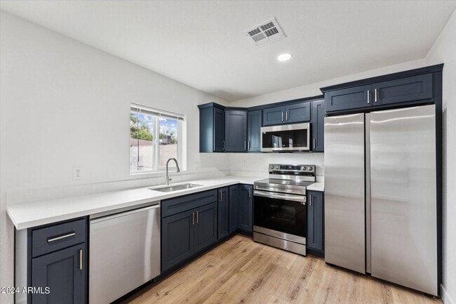 Building Photo - 1548 N Upland Cir