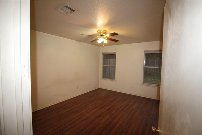 Building Photo - 8502 Apple Carrie Cove