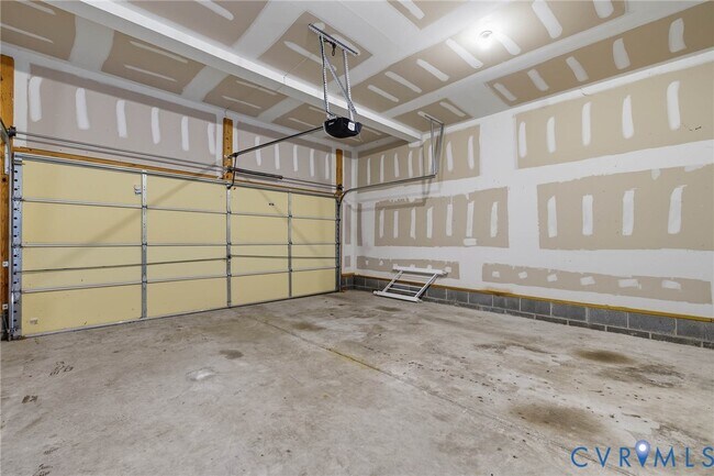 Building Photo - 22030 Lake Jordan Dr
