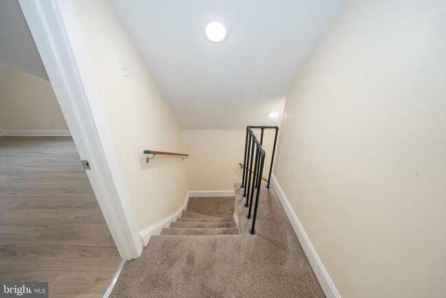 Building Photo - 622 Spring Ave