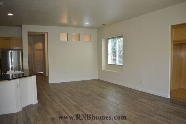 Building Photo - 160 Jarvis Cir