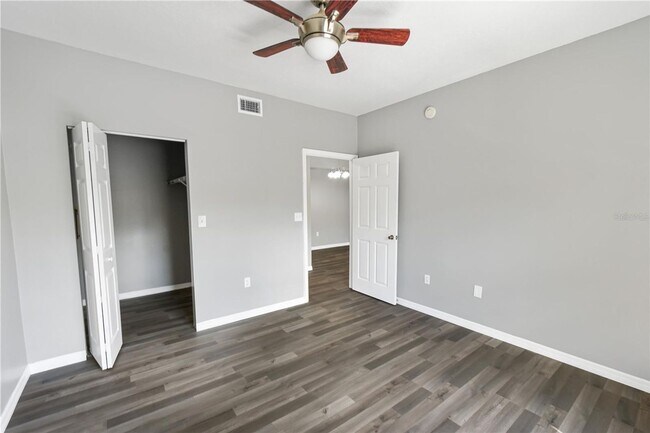 Building Photo - 5610 Pinnacle Heights Circle - #306