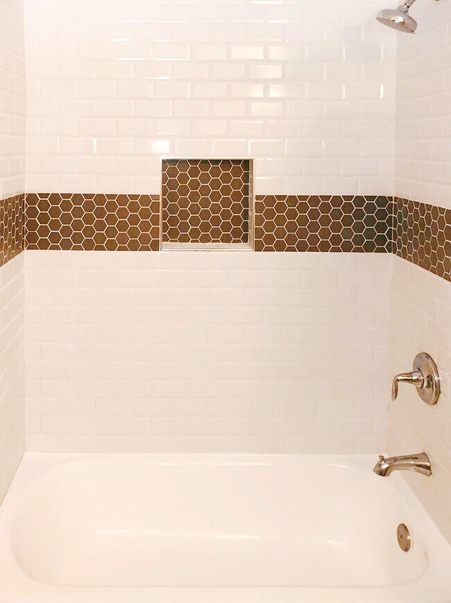 Building Photo - 3271 Sul Ross St