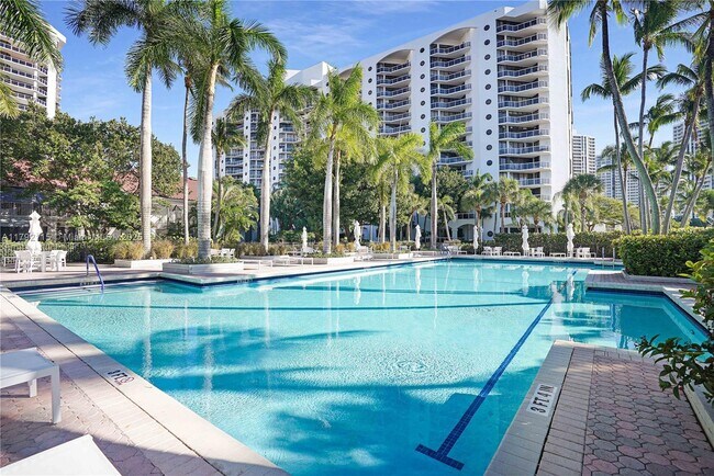 Building Photo - 3610 Yacht Club Dr