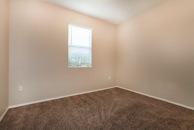 Building Photo - 4109 Sun Village Ct