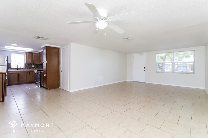 Building Photo - 7125 Sandalwood Dr