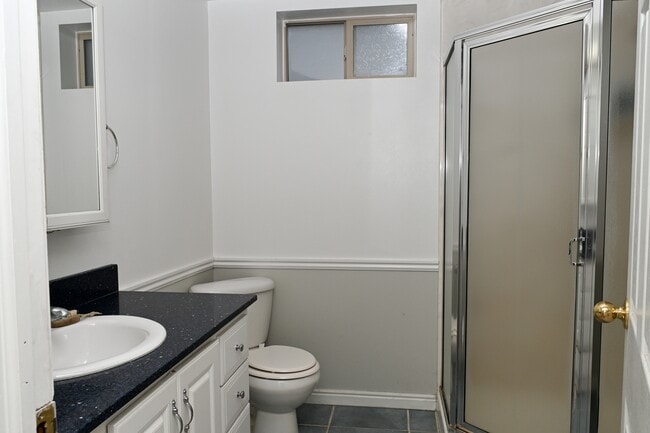 Building Photo - 176 E 200 S