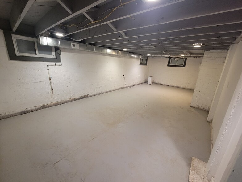 Building Photo - 3605 Hydes Ferry Rd