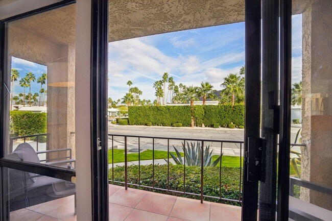 Building Photo - 2727 S Sierra Madre