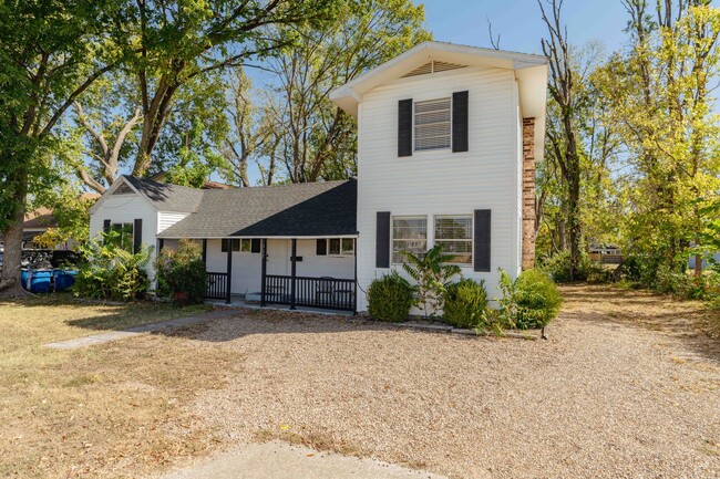 Primary Photo - Furnished Downtown Bentonville home! Walk ...