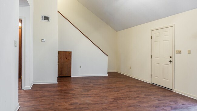 Building Photo - Woodshire Duplexes & Townhomes