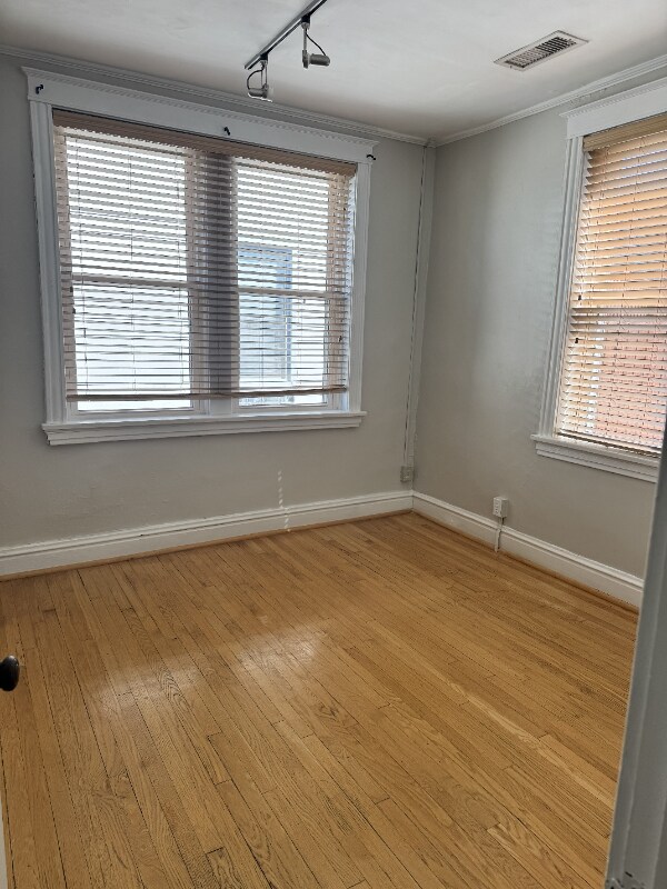 Building Photo - 5145 Shaw Ave