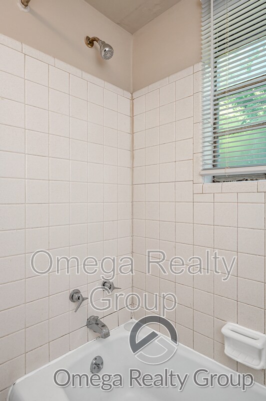 Building Photo - 2020 High School Rd