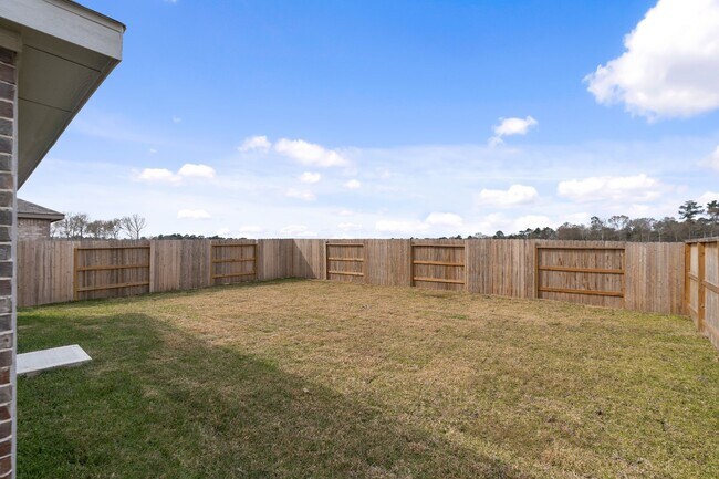 Building Photo - 925 Lago Laceno Ln