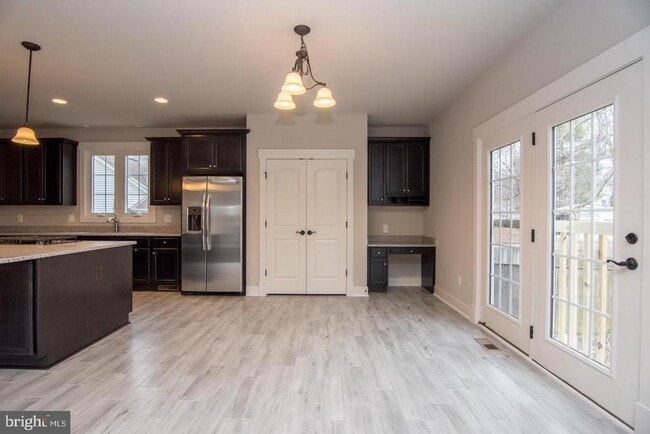 Building Photo - 6928 Regent Ln