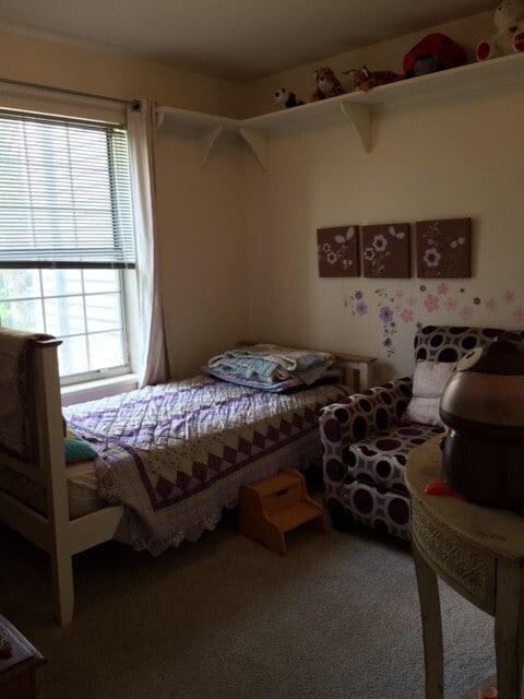 Building Photo - Awesome 4 Bedroom 2 Bath Townhome - Bike t...