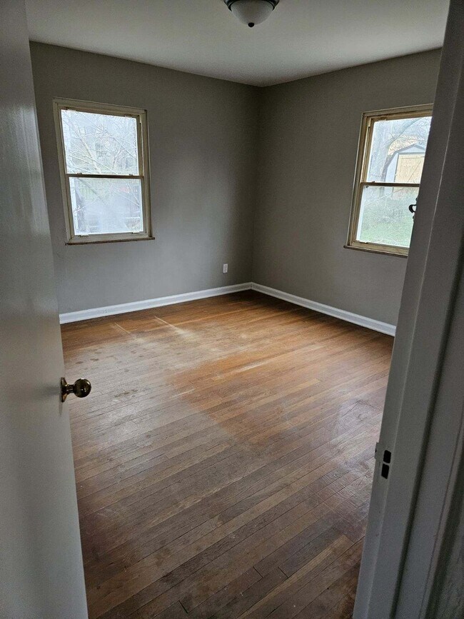 Building Photo - 8298 Jackies Dr