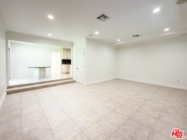 Building Photo - 1094 Garden Ln