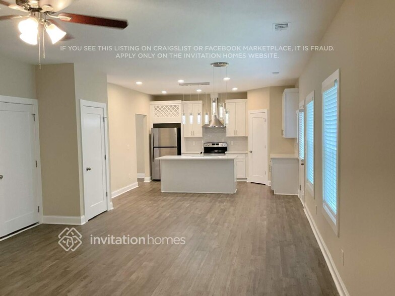 Building Photo - 310 Valley View Dr