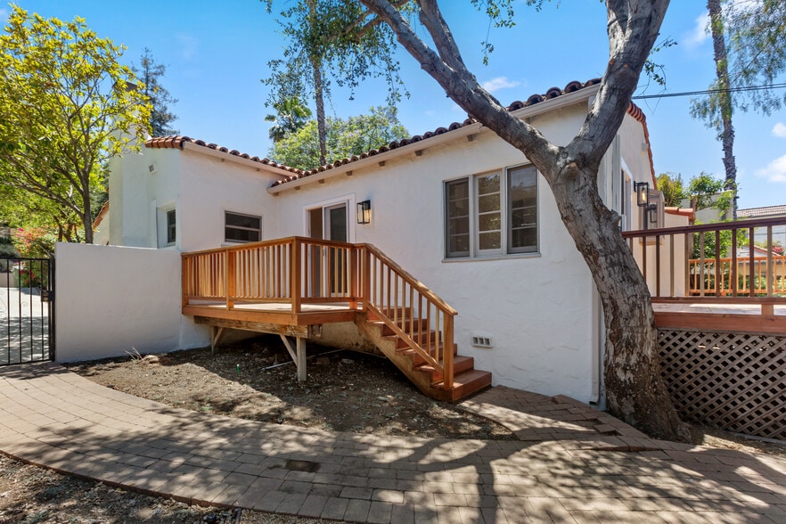 Side Deck - 11491 Sunshine Ter