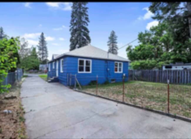 Building Photo - 3206 W Garland Ave