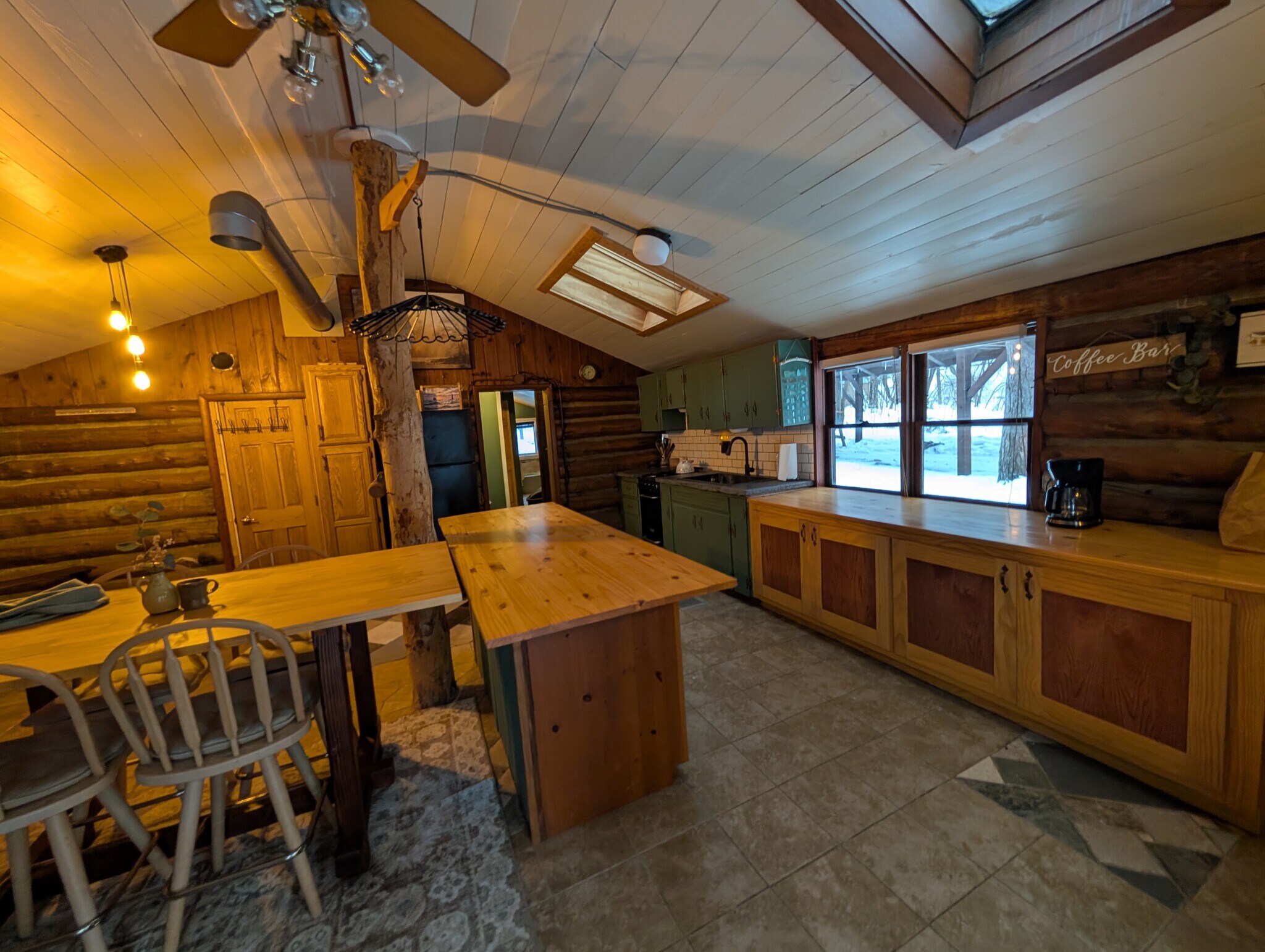 Building Photo - 8970 E Gull Lake Dr