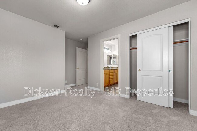 Building Photo - 7117 Heatherwood Dr