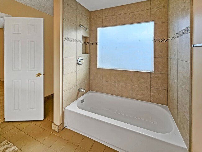 Building Photo - Charming 3 Bed, 2 Bath Home in Douglasvill...