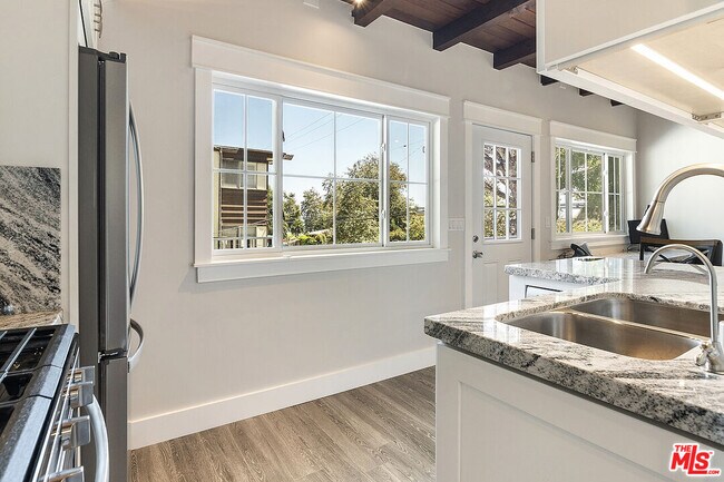 Building Photo - 3908 Las Flores Canyon Rd