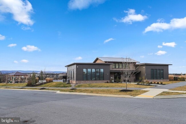 Building Photo - 721 Courier Ln