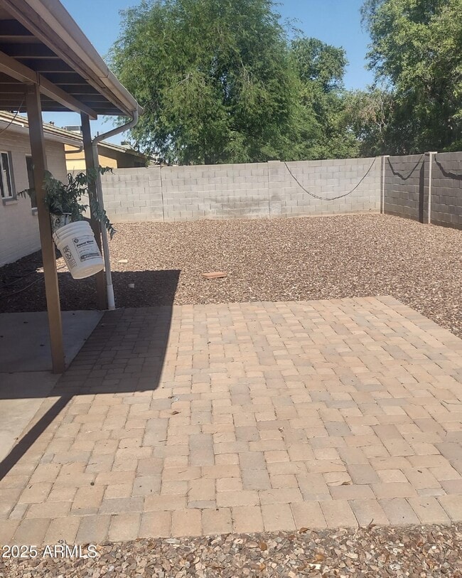 Building Photo - 2326 W Estrella Dr