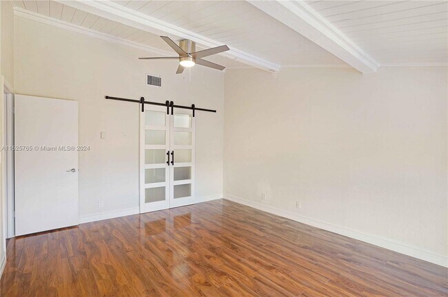 Building Photo - 701 E Coco Plum Cir