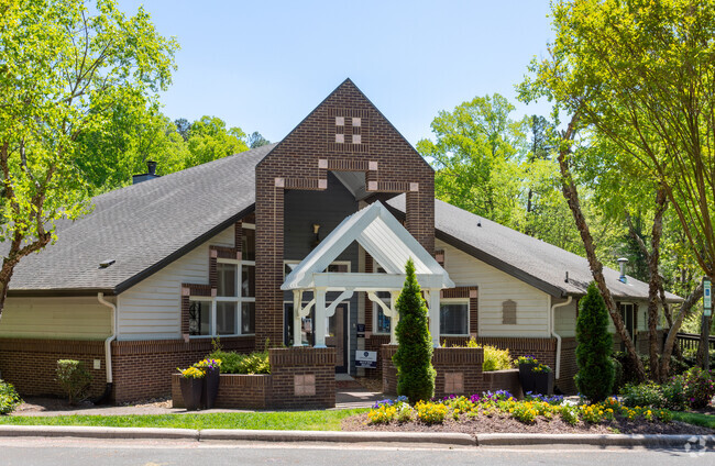 Building Photo - University Ridge Apartments