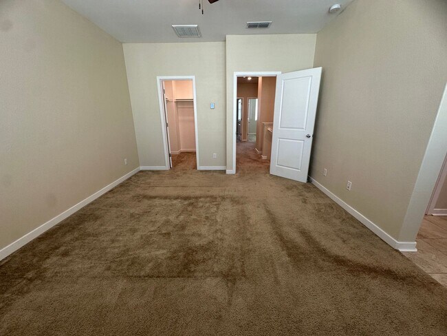 Building Photo - 5301 E Commerce Way