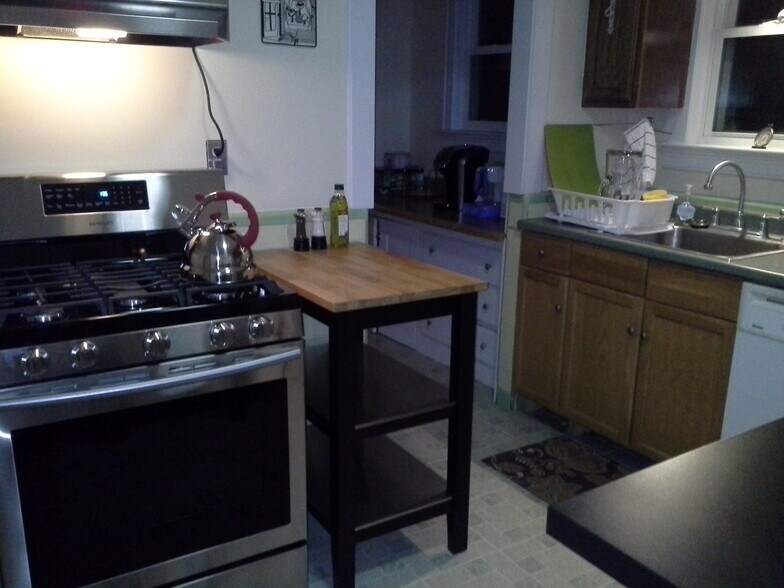 Kitchen - 33 Greycliff Rd