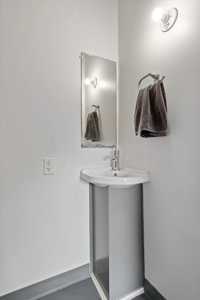 Building Photo - 4801 S Congress Ave