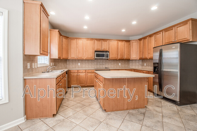 Building Photo - 515 Adeline Ct