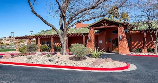 Building Photo - Furnished Enchantment Condo