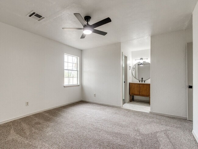 Building Photo - 831 NW 114th St