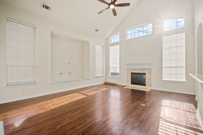 Building Photo - Stunning 4-Bedroom Rental Home with office...