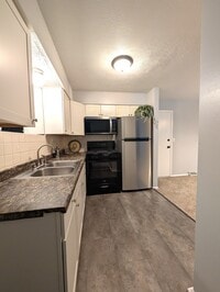 Building Photo - 501 S Francis St