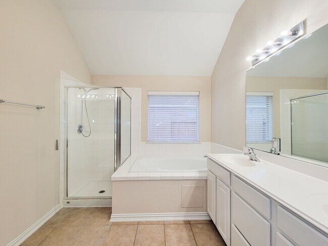 Building Photo - Stunning 3-Bedroom Dream Home in a Quiet Cul-de-Sac!